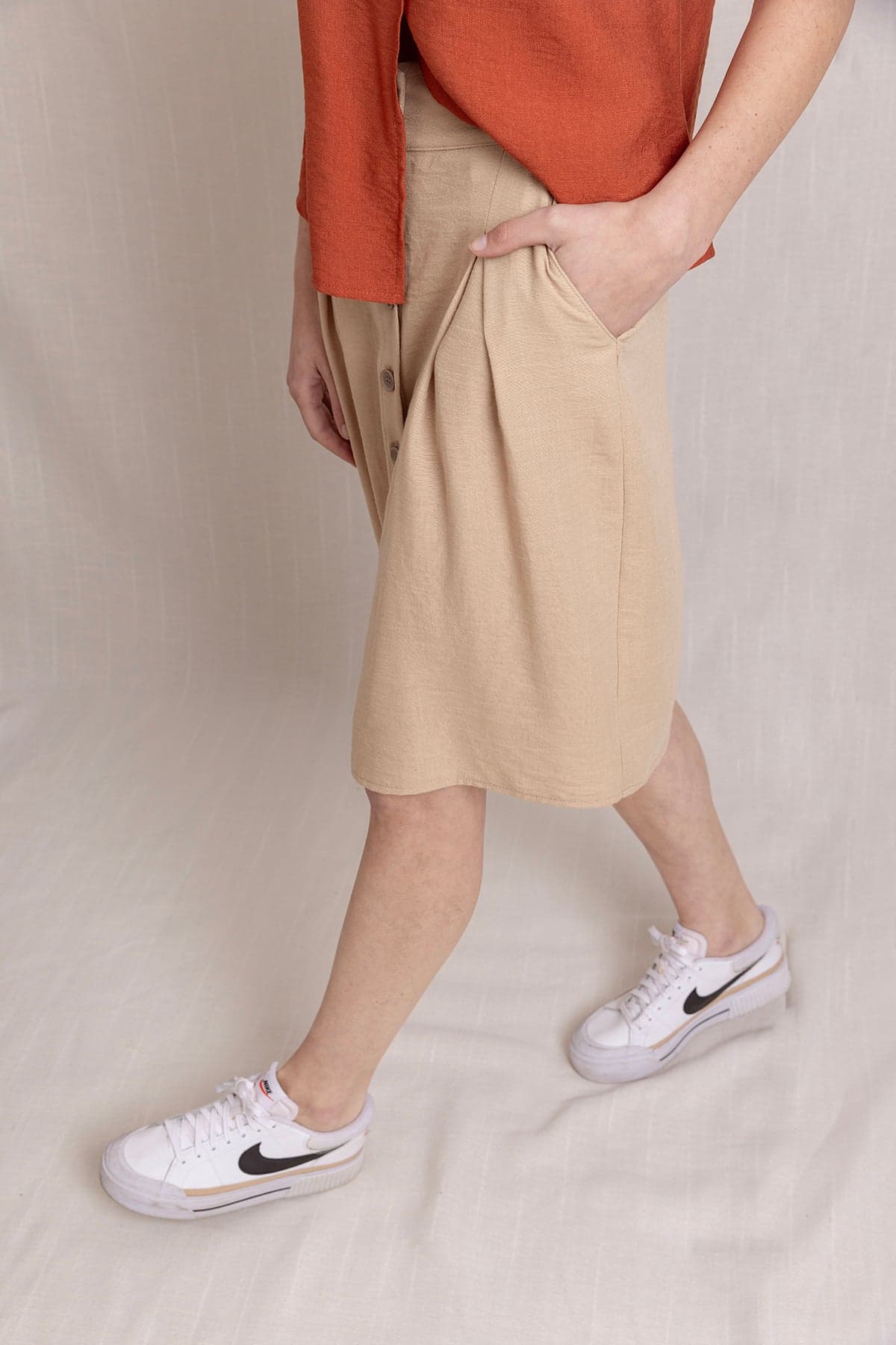 Beige Front Button Pocket Pleated Linen Skirt